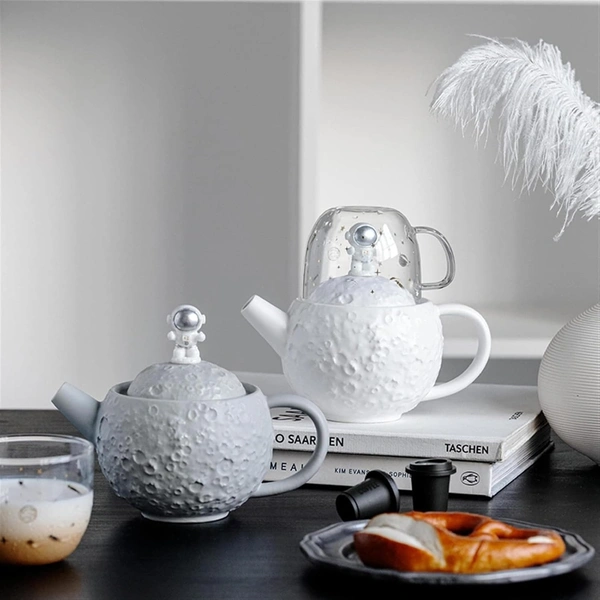 Teapot 380ML Teapot Cup Set Creative Moon and Astronaut Shaped Teapot Ceramic Tea Maker and Glass Cup Coffee Maker Tea Kettle