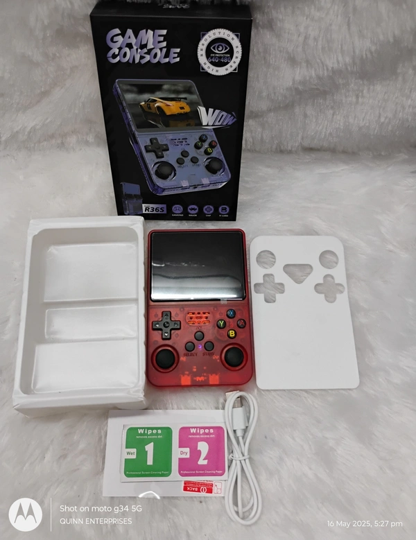 World R36S Retro Handheld Video Game Console 3.5 inch Retro Handheld Video Games Consoles Built-in Rechargeable Battery Portable Style Preinstalled Hand Held Game Consoles