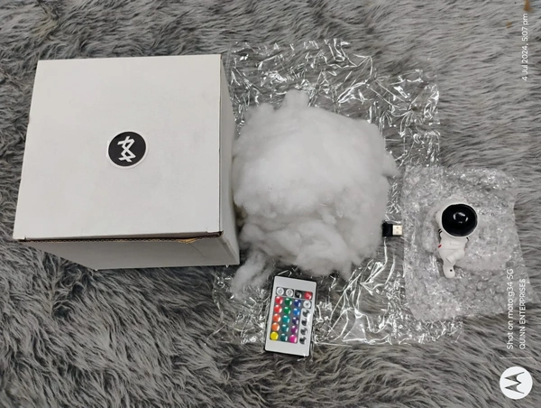  Colourful Cloud Astronaut Chilling Lamp