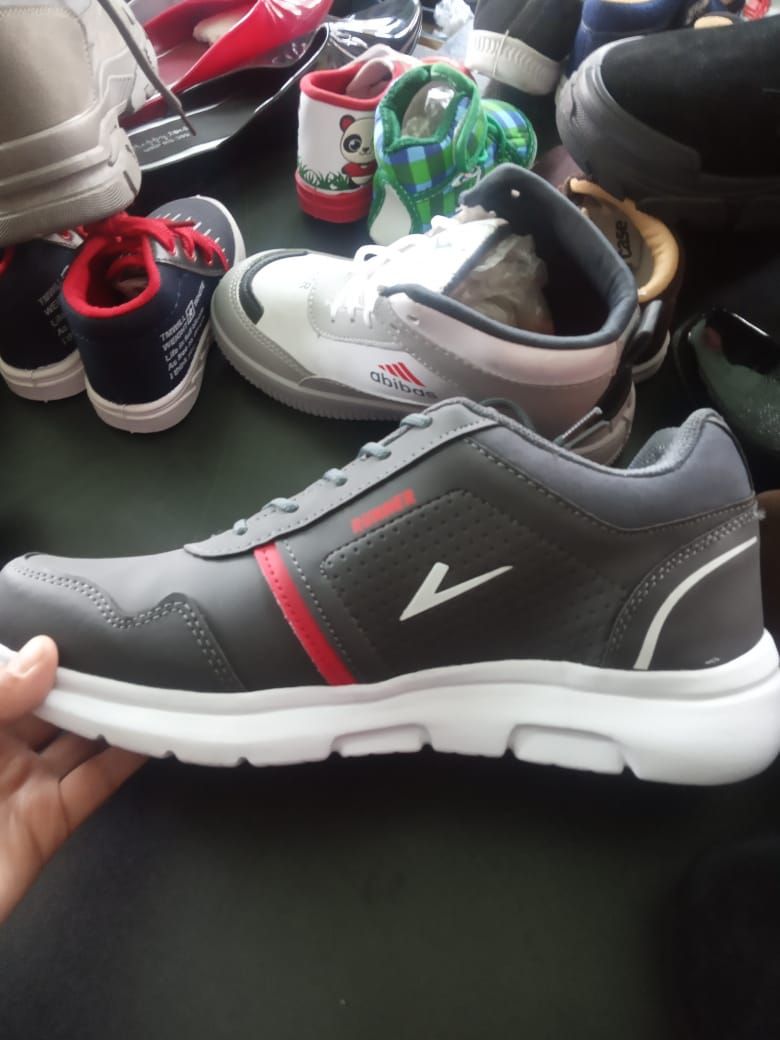 I runner shoes on sale price