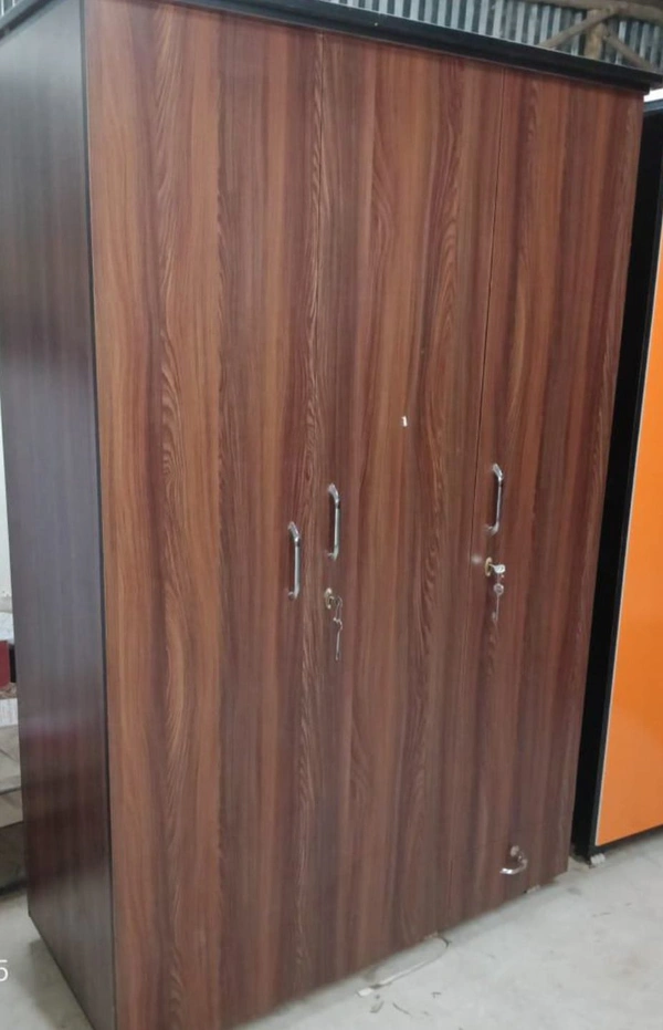 Wardrobe 3 Door  King  - 75/48/22