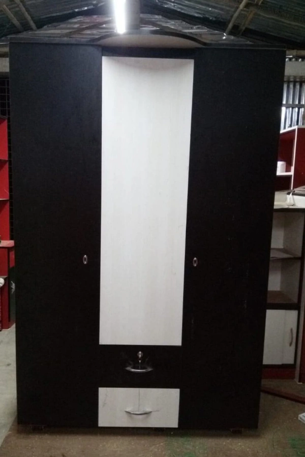 Wardrobe 3 Door  King U - 75/48/22