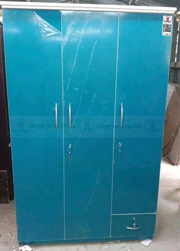 Wardrobe 3 Door  King Acralic