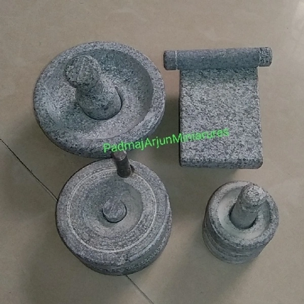 Traditional Stone Griender Set ( Medium Size)