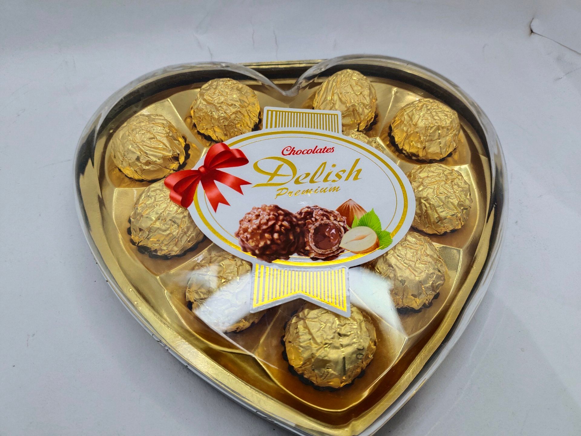 Buy Midiron Chocolate Gift Basket| Love Combo for Valentine's Day, Birthday  & Anniversary| Beautiful Gift for Girlfriend, Wife, Husband, Boyfriend,  Fiancée |Artificial Rose, Greeting Card, Chocolates Online at Best Prices  in India -