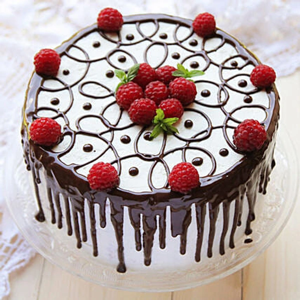 Chocklate White Forest / चॉकलेट व्हाईट फॉरेस्ट केक  - 1kg