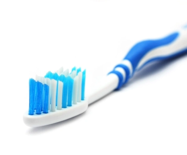 WhiteNFresh Shine Toothbrush