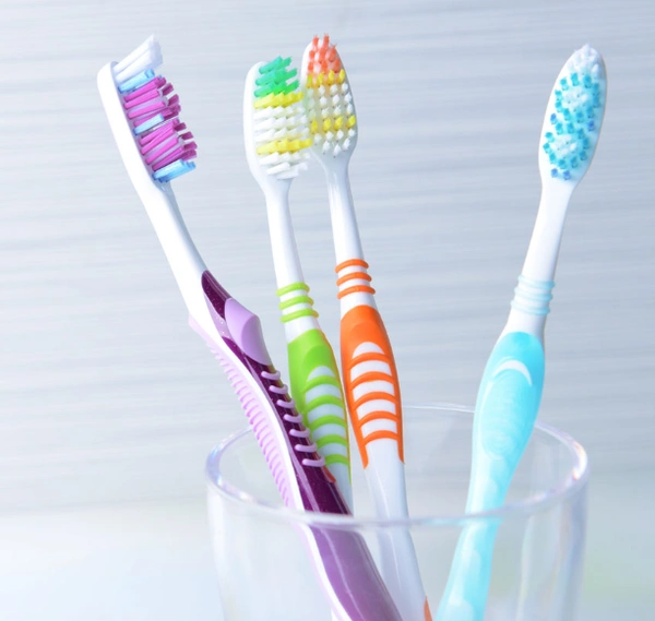 WhiteNFresh Shine Toothbrush