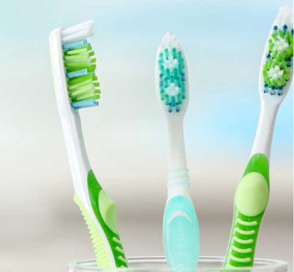 WhiteNFresh  Basica Toothbrush - 1pcs (Medium)