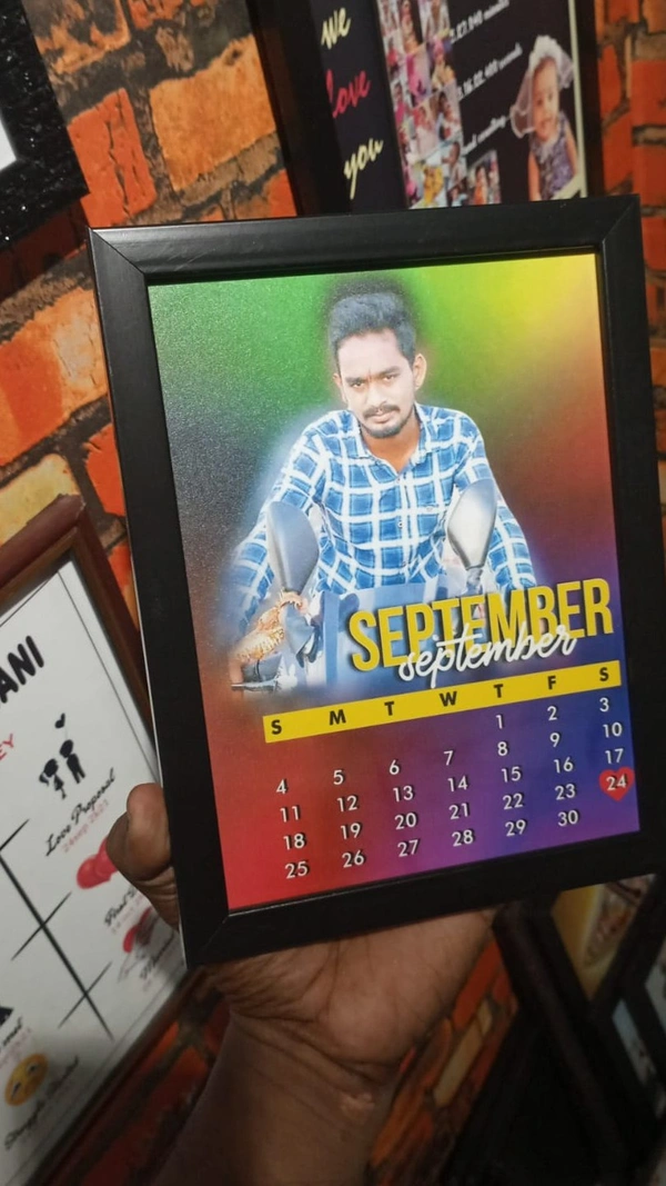 Calender Frame - Black, 12x8