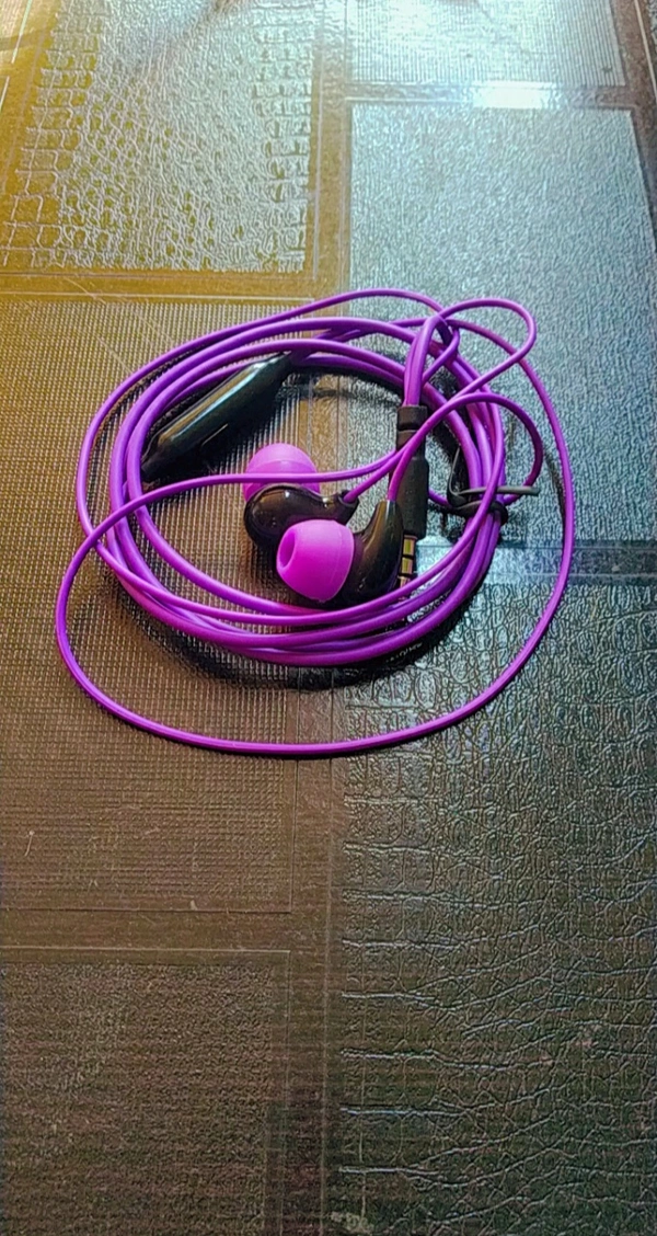 Metrotek Connecting World Leed 1 Month Granted  - Electric Violet
