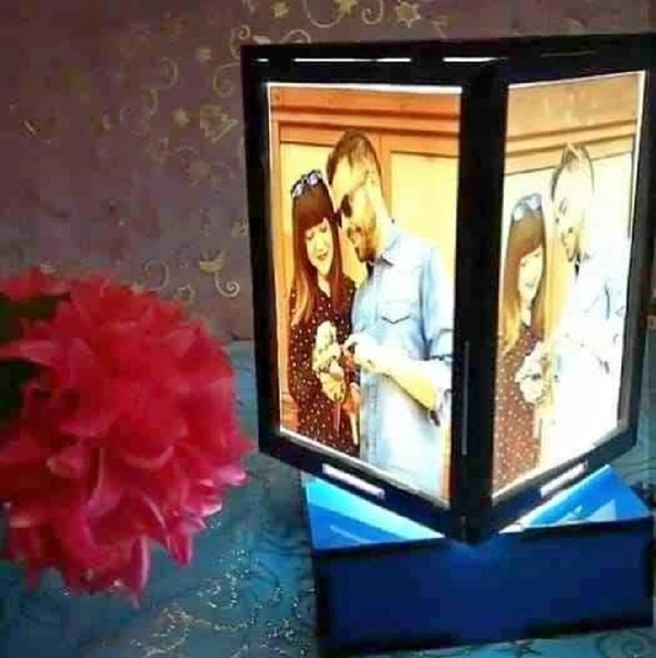 LED Cube Rotating Photo Lamp