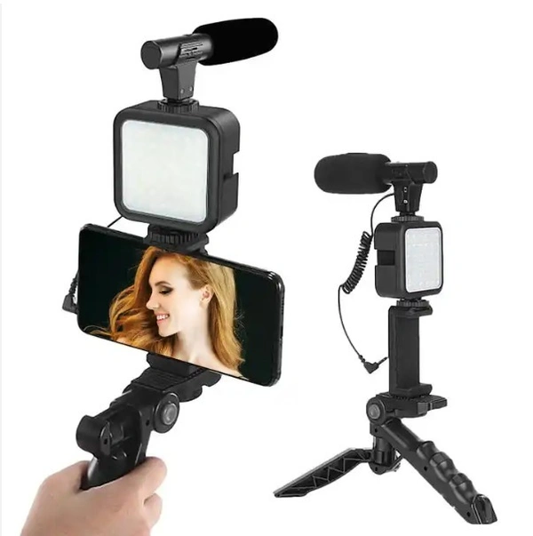 Multi-Functional Video Making Wireless Streaming Microphone Kit Vlogging Kit With Mic and Light for Smartphone