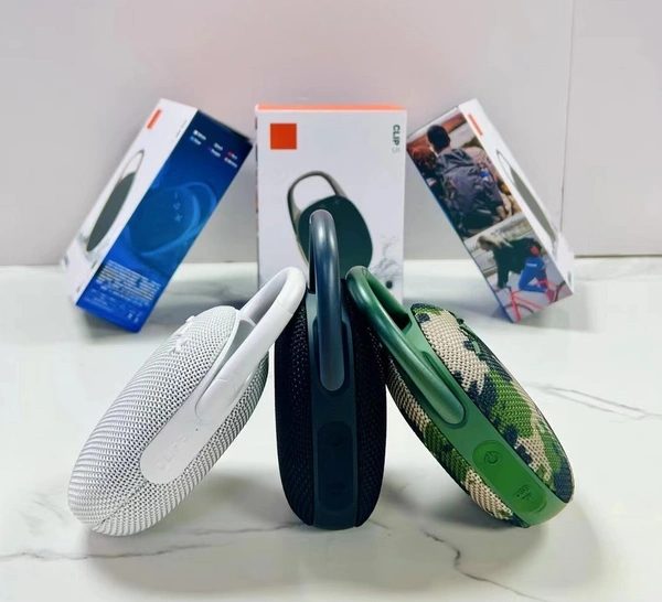 Bluetooth Speaker with 5 Hours Playtime – IP67 Waterproof & Dustproof for Outdoor Use