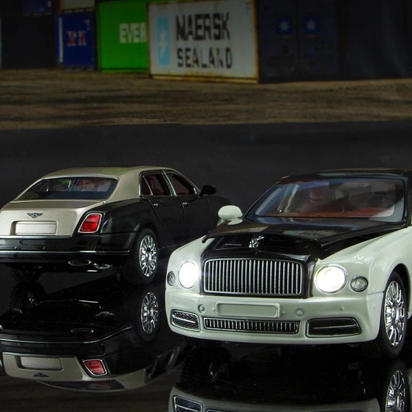 1:24 Die-Cast Bentley Mulsanne Model Car – Alloy Body, Pull-Back Action, Openable Doors, Detailed Interior