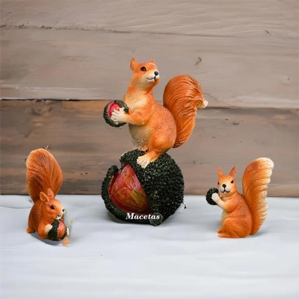 SQUIRREL FAMILY SET - 7 Inch