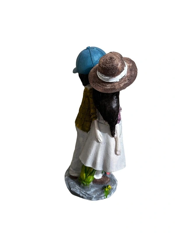 LOVELY COUPLE STATUE - 7.5 INCH