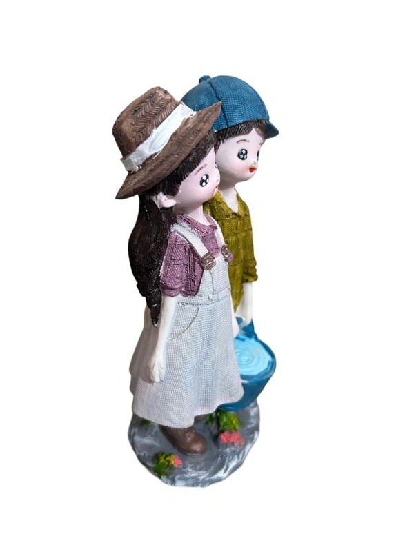 LOVELY COUPLE STATUE - 7.5 INCH