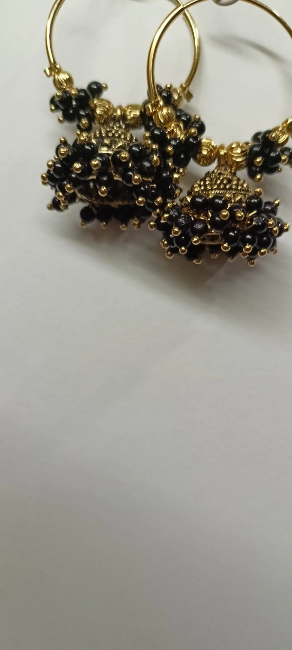 Kaali-Peeli Jhumki