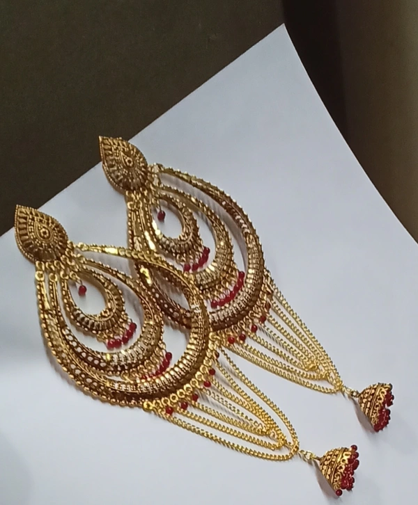 Laal Rang k Lambe Jhumke