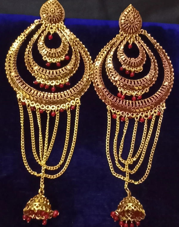 Laal Rang k Lambe Jhumke