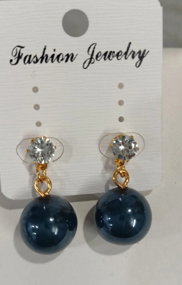 Dark Blue Ball Earrings With an Elegant Stone