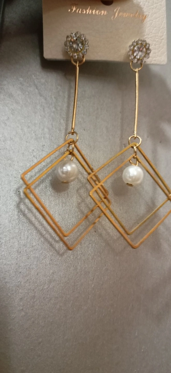 Golden Kites with a Pearl