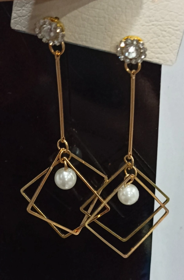 Golden Kites with a Pearl