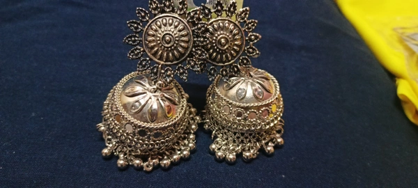 Jhumkhe
