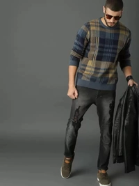 ROUND NECK GREY SWEATER