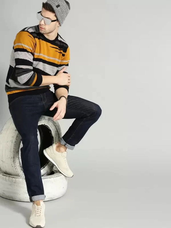 ROUND NECK DARK BLUE SWETER