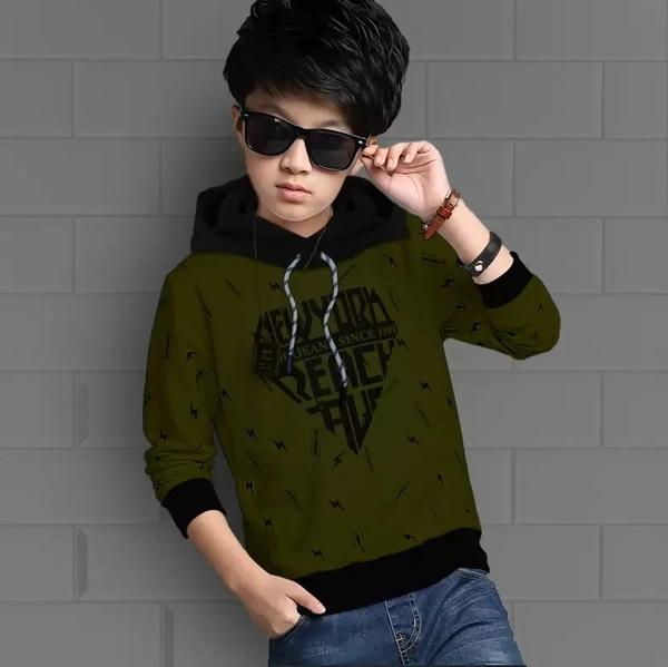 Boys Full Sleeve Printed Hooded Sweatshirt 