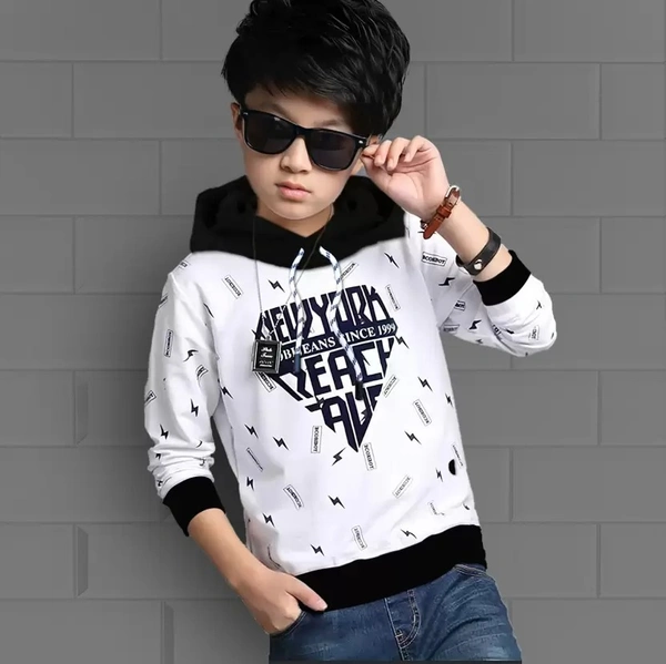 Boys Full Sleeve Printed Hooded Sweatshirt 