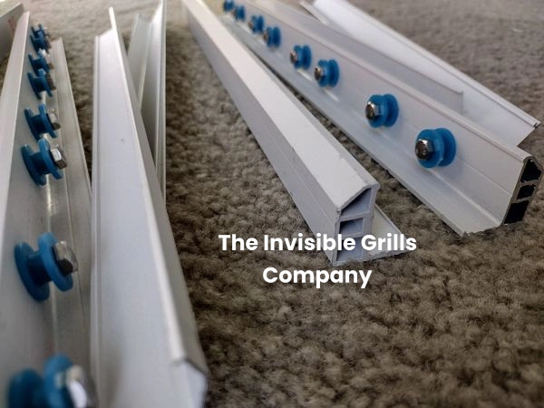 Aluminium Frame Track Plus Cover HEAVY SS304 Bolts 2 Inch Spacing Powder coating White  For Invisible Grills Material Aluminum Track
