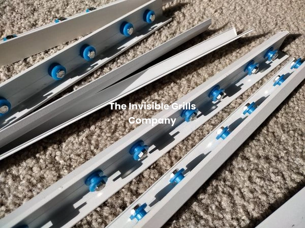Aluminium Frame Track Plus Cover HEAVY SS304 Bolts 2 Inch Spacing Powder coating White  For Invisible Grills Material Aluminum Track