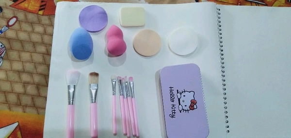 Kitty Brush & Bland Puff