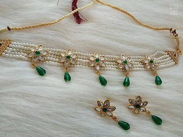 Stylish Multicoloured Alloy Necklace And Earring Set - Green