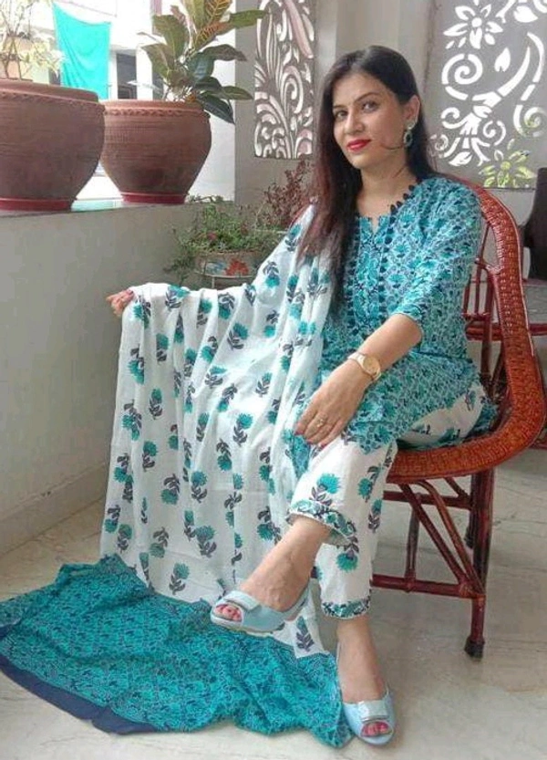 Myra Attractive Women Kurta Sets - XL