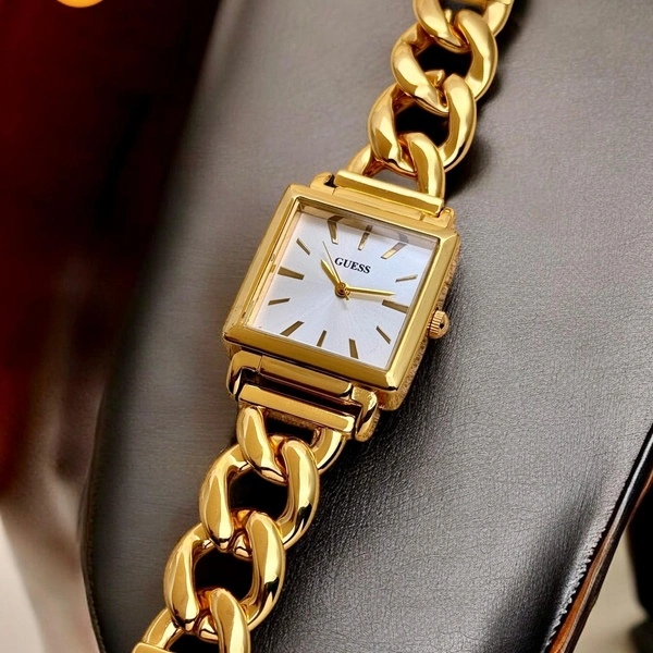 Premium Multicolor Chain Watch – Modern Style Meets Reliability
