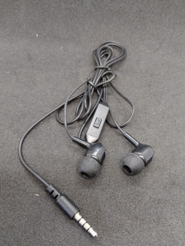 EARPHONE WITH MIC M13