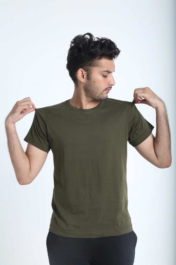 Men's T-Shirt Military Green - M