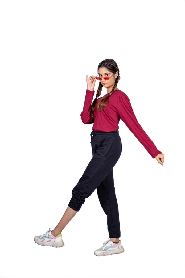 Women's T-Shirt Maroon - L