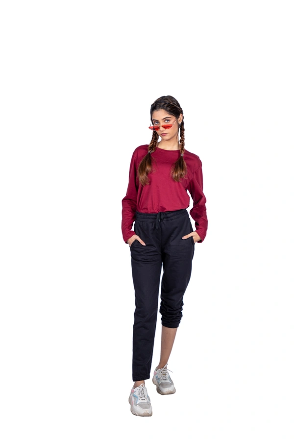 Women's T-Shirt Maroon - L