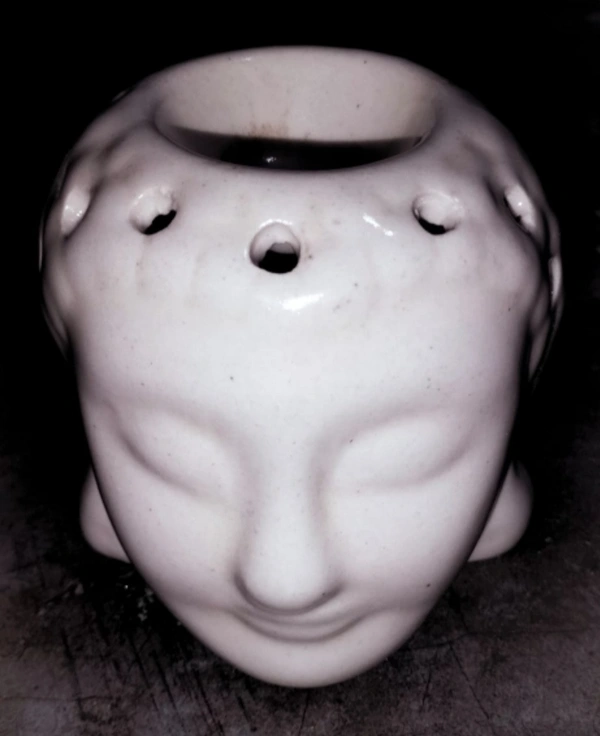 बुद्ध लाइट फिटिंग में  - White, 6 इंच