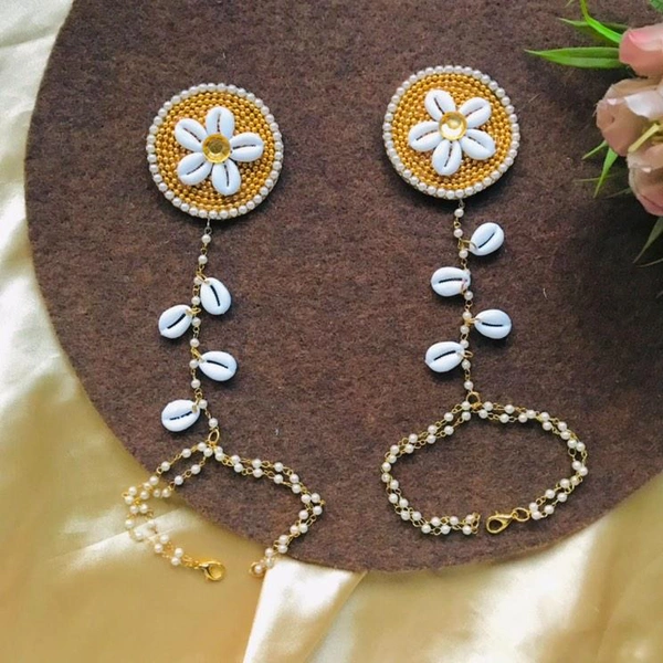 Sea Shell Hathphool  - Gold, Pair