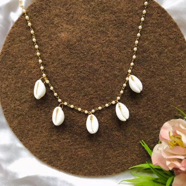 5 Shell Pendant - White