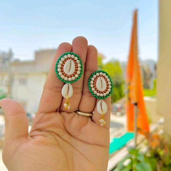 Tricolour Shell Love  - tricolour