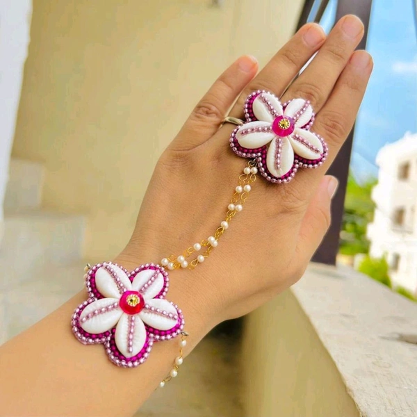 Shell Flower Hathphool  - Pair, pink