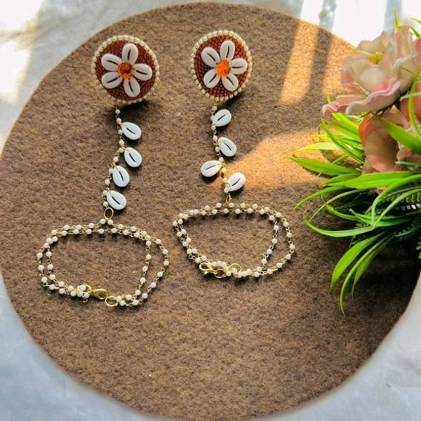 Sea Shell Hathphool  - orange, Pair