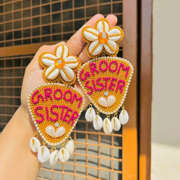 Groom Sister - Gold, Oval